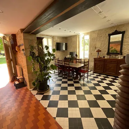 Holiday home Domaine De Sarlandie Soussac